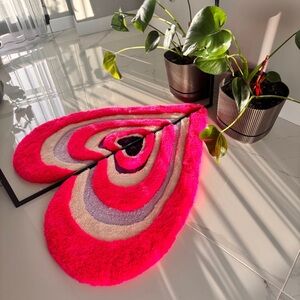 HEART SHAPED MIRROR RUG